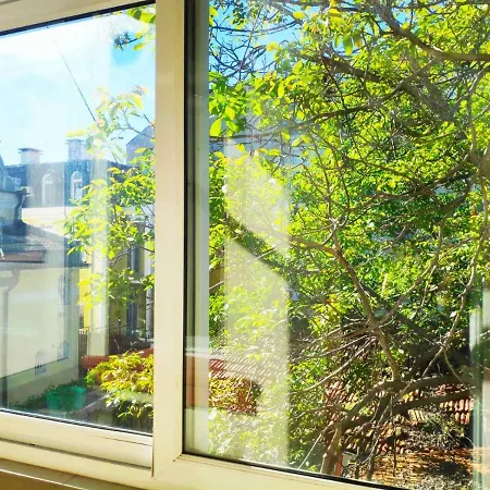 Appartement Eтаж от къща с двор в супер центъра *